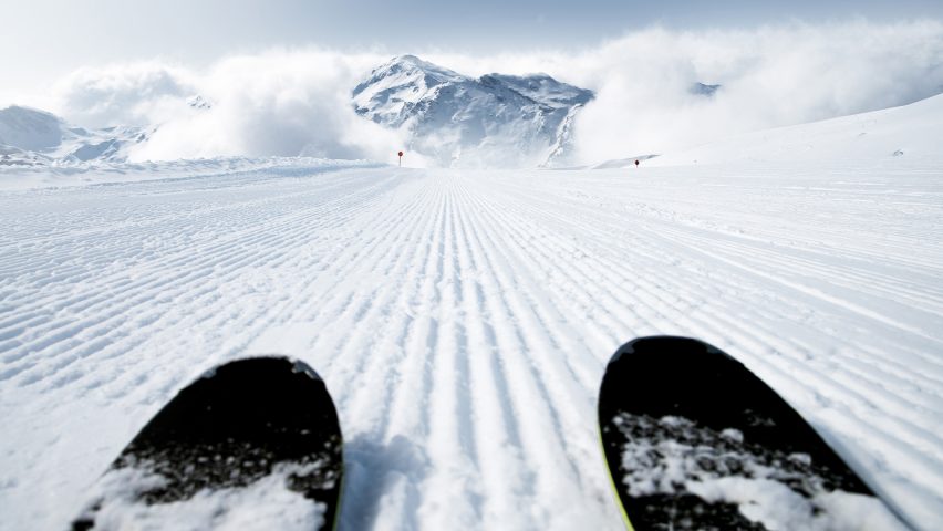 Skifahren in den Zillertaler Bergen - Vorteile bei EMPL arbeiten